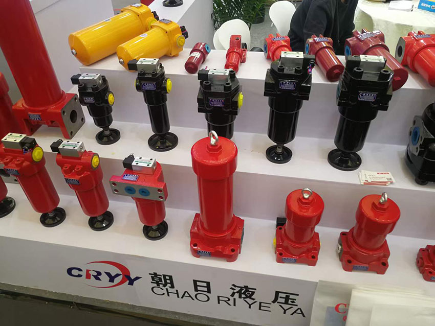 隨著生產(chǎn)制造業(yè)的發(fā)展，液壓配件作為機(jī)械的零件之一被廣泛使用，其中液壓配件起著不可或缺的作用，因?yàn)槭菬o(wú)形的存在，所以容易被忽視，那么，下面跟著遠(yuǎn)征液壓一起了解下液壓配件生產(chǎn)應(yīng)符合技術(shù)和使用標(biāo)準(zhǔn)吧!